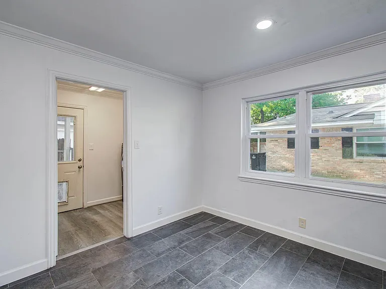 674 Ravensworth Dr — Photo 31