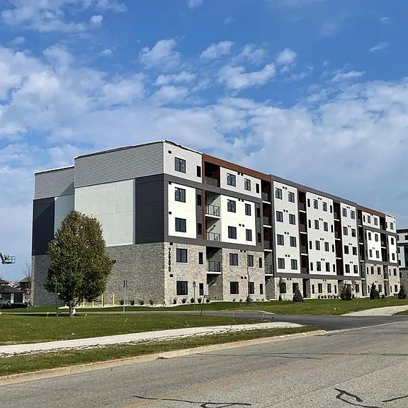 2600 Sandwich West Pkwy #503 — Photo 4