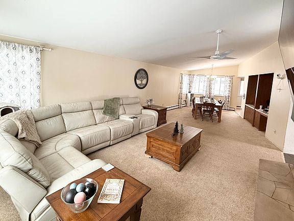 5th image of 910 Elizabeth Ct