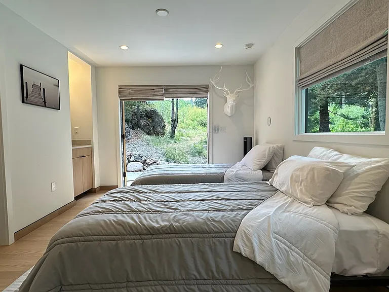 Meadow Dr — Photo 12