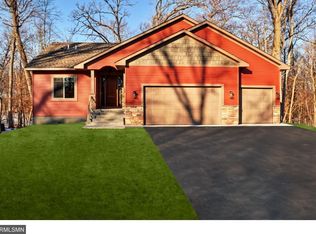 9026 Lone Oak Ln, Chisago City, MN 55013