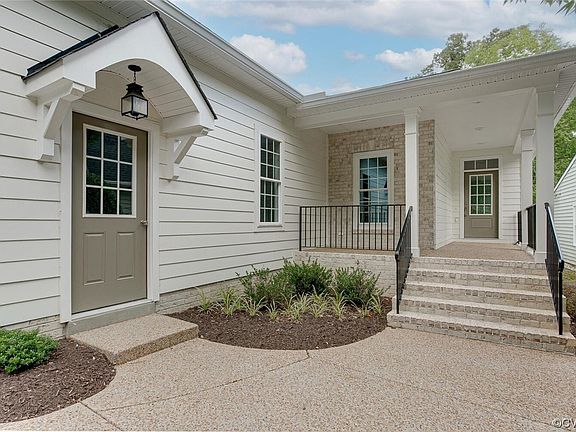 4th image of 9364 Charter Lake Dr