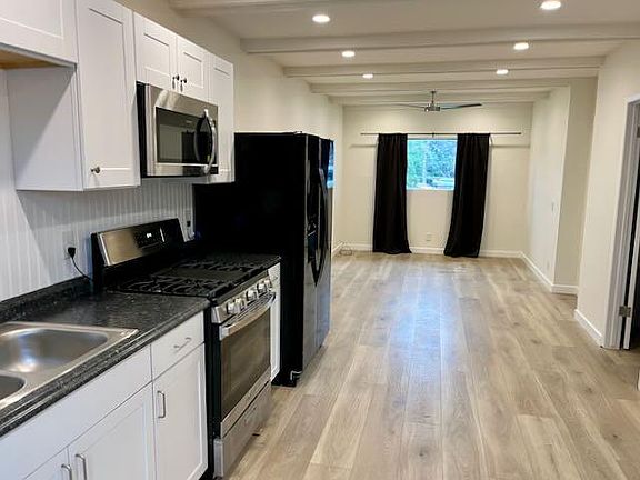 2nd image of 724 Vista Village Dr