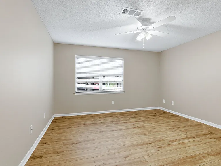 2717 Kennedy Ct — Photo 23