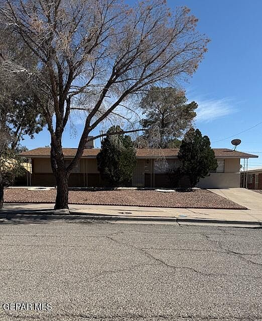 1st image of 5924 Cabrillo Dr