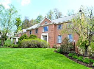 627 Woodvalley Dr, Pittsburgh, PA
