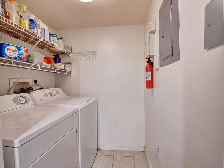 703 Villa Cir #703 — Photo 28