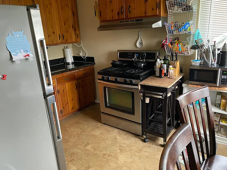1233 Thomas Ave — Photo 5