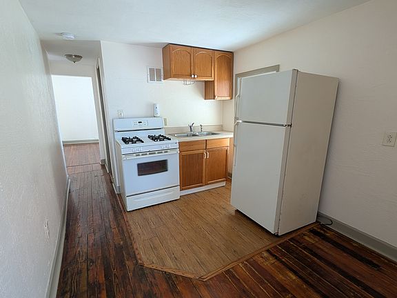 4th image of 826 11th St N APT 2