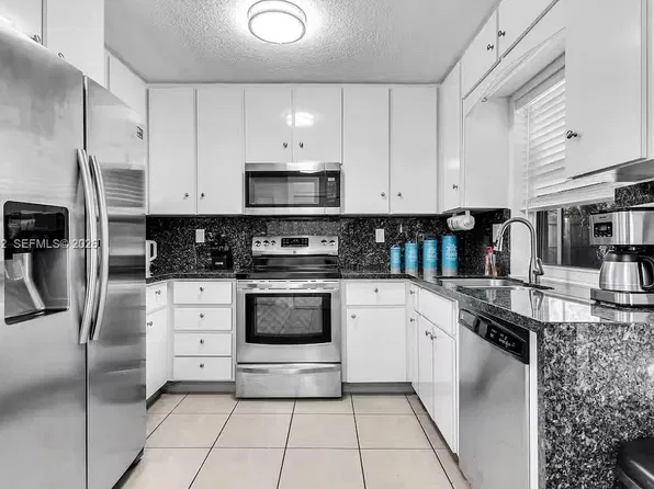 6291 Harding St, Hollywood, FL 33024