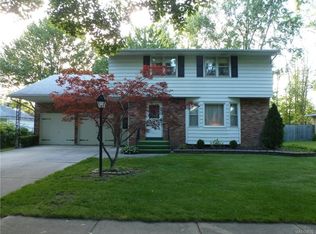 352 E Stenzil St, North Tonawanda, NY 14120
