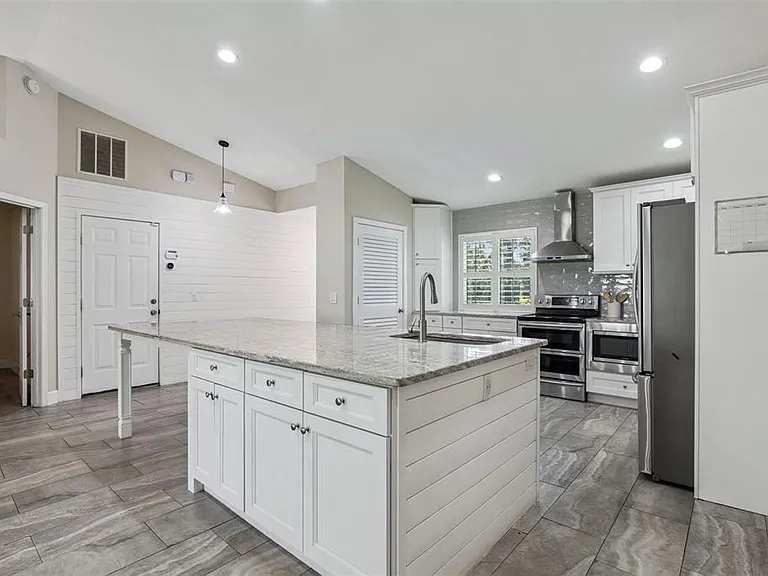 523 Fern St — Photo 11