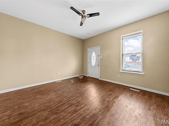 3rd image of 3018 Texas Ave