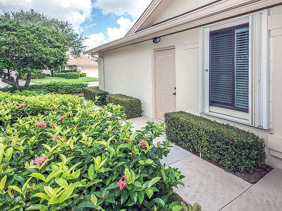 3rd image of 245 River Park Dr