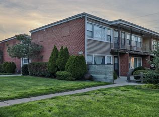 760 E 5th Ct #Des, Des Plaines, IL 60016