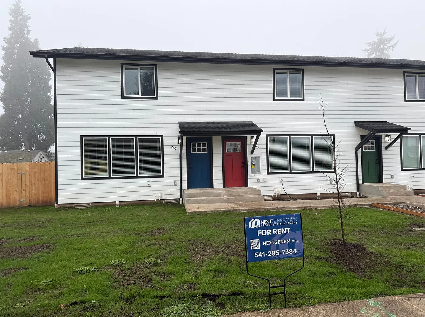 New 3-bedroom, 3 full bath townhouse in Thurston! — Photo 1