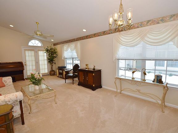 5th image of 2663 Rockport Ln