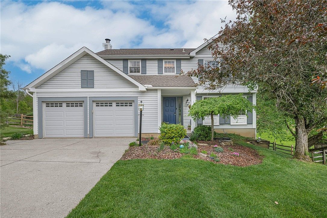 5642 Bluepine Dr, Cincinnati, OH 45247 | Zillow
