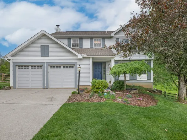 5642 Bluepine Dr, Cincinnati, OH 45247