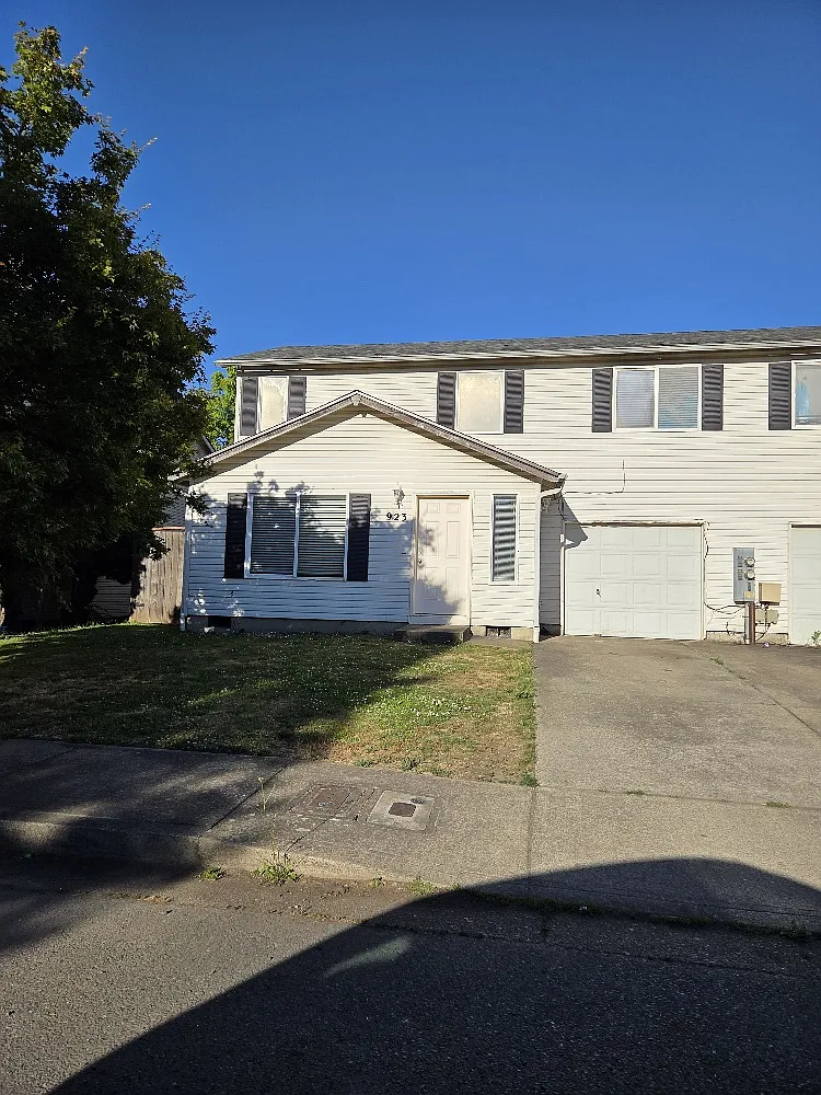 3 bed, 2.5 bath, 1264 sqft, $1,950 — Photo 2