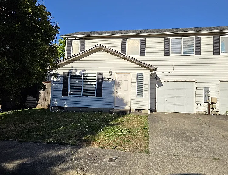 923 Charter Pl NE #923 — Photo 2