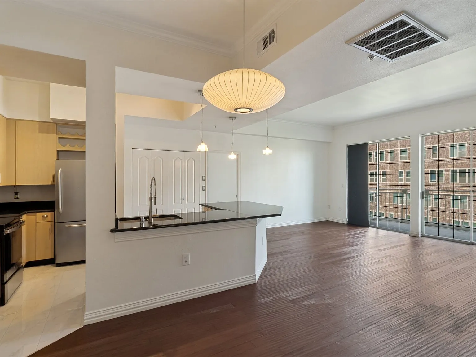 2 bed, 2.0 bath, 1154 sqft, $2,750 — Photo 2