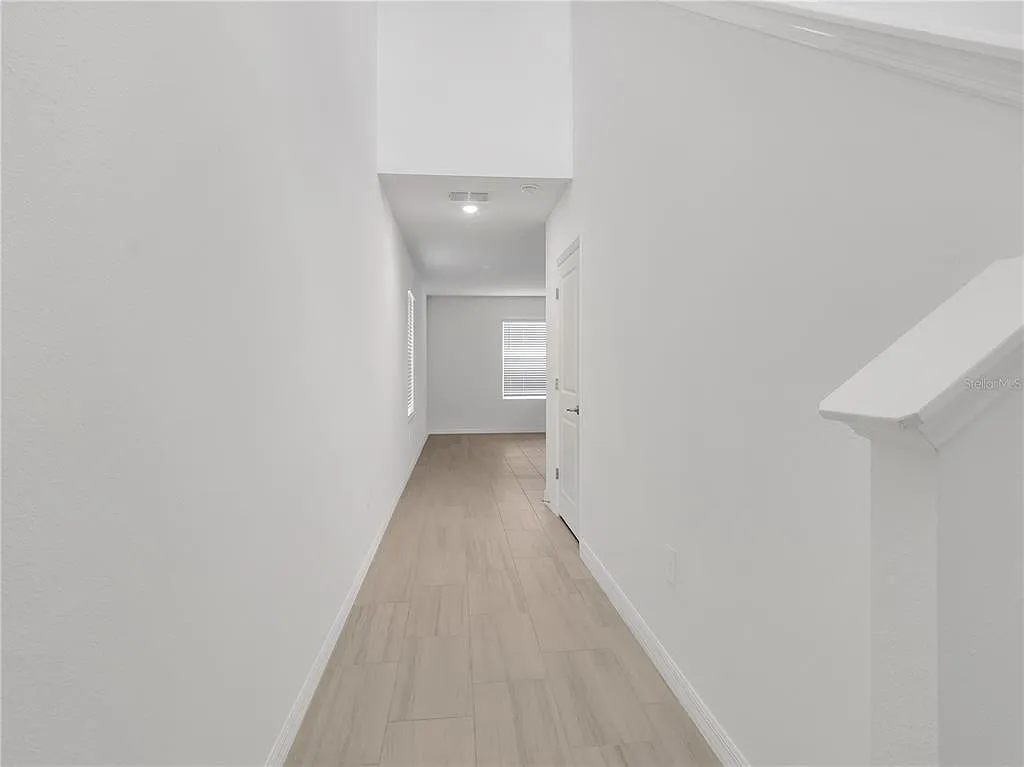 4 bed, 2.5 bath, 1870 sqft, $2,690 — Photo 4