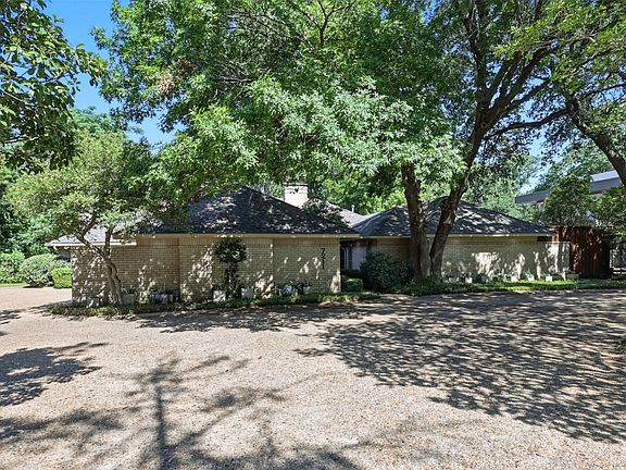 2nd image of 7211 Valley View Pl