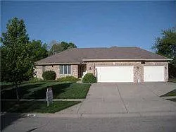 518 Vanhoy Dr photo 1