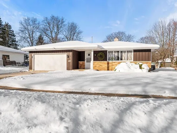2313 S Clover Ln, Appleton, WI 54915
