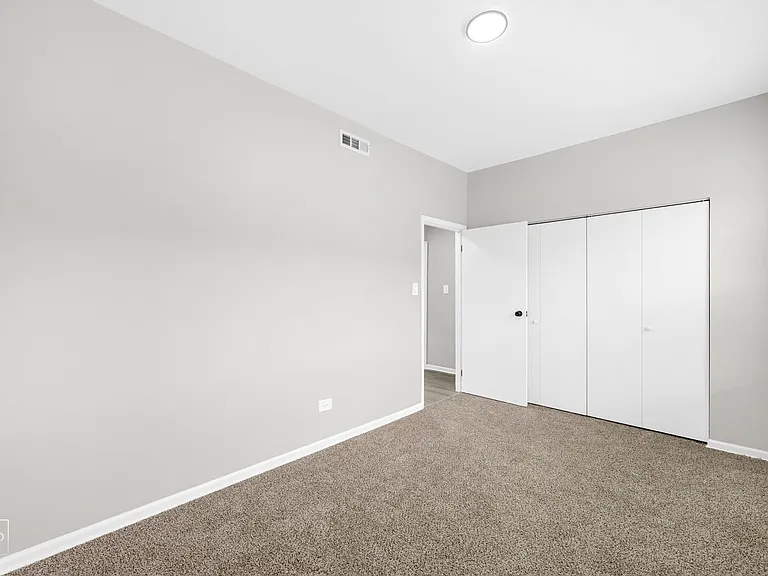 5019 S St Lawrence — Photo 7
