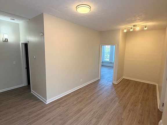 2nd image of 133-133.5 West Aly #10
