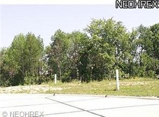 17460 Sawgrass Cir, North Royalton, OH 44133
