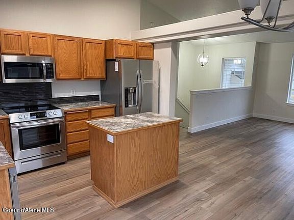 5th image of 1008 E Mullan Ave