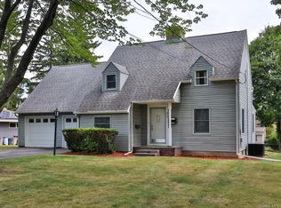 33 Fairlawn Ave, Middletown, NY 10940