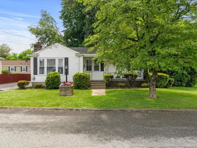 16 Chappy St, Cranston, RI, 02920