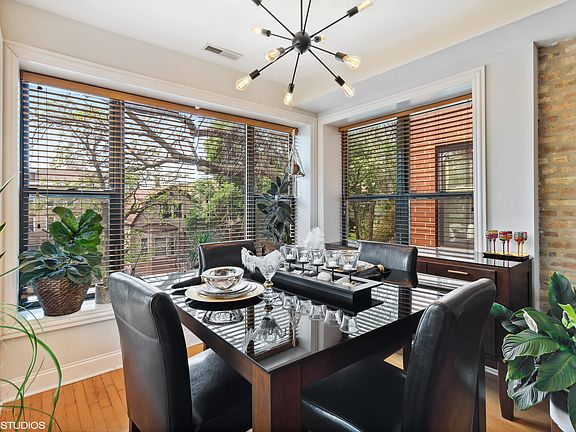 4th image of 3222 W Le Moyne St #2E