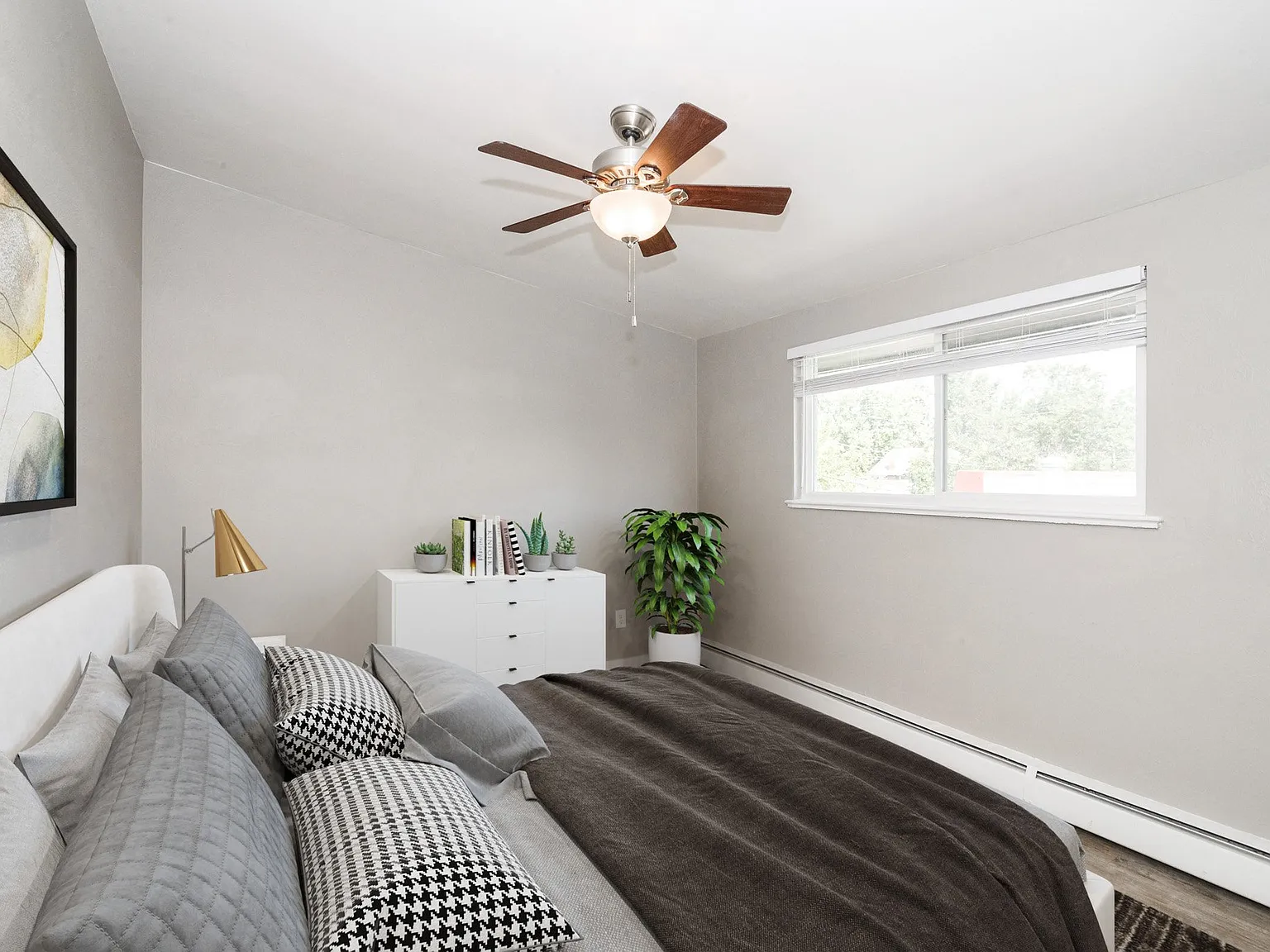 Clay Street Apartments — Photo 3
