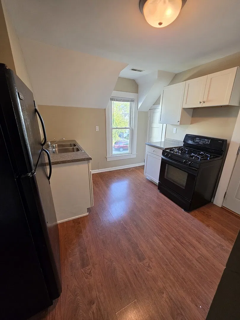 2 bed, 600 sqft, $1,150 — Photo 2