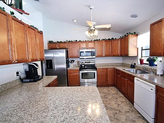 3rd image of 1002 Burrisridge Dr
