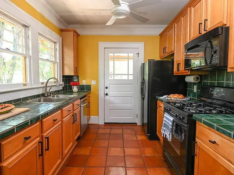2076 Ridgedale Rd NE — Photo 3