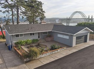 955 SW Bay View Ln, Newport, OR 97365