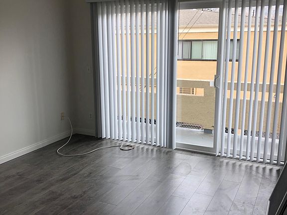 2nd image of 1735 Peyton Ave APT 204