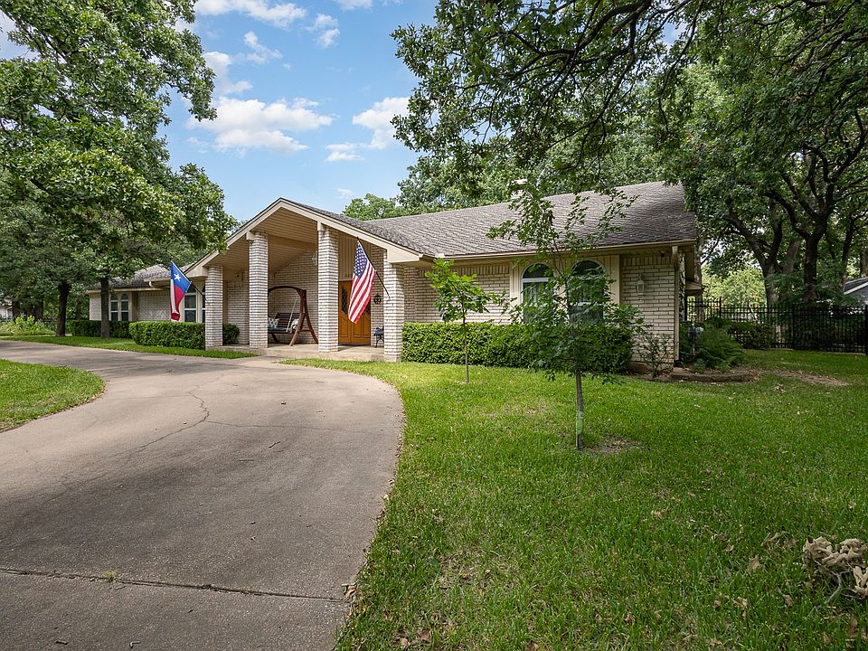 1st image of 1606 Live Oak Dr