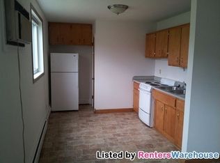 8955 Duwayne Ave APT 1, Circle Pines, MN 55014