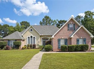 937 Crestwood Dr, Covington, LA 70433