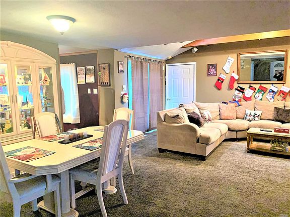 5th image of 17 Victoria Cir