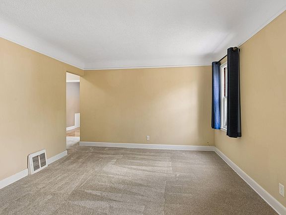 5th image of 2713 Meridian Dr