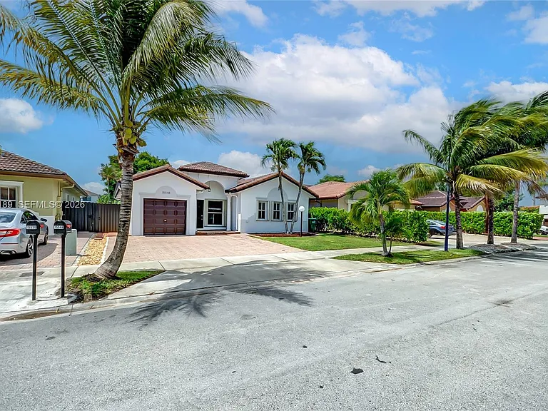 15548 SW 19th Ln — Photo 1