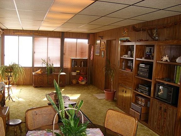Huge Enclosed Patio/Game Room